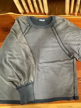 Gimmicks by BKE sweatshirt with lace detail